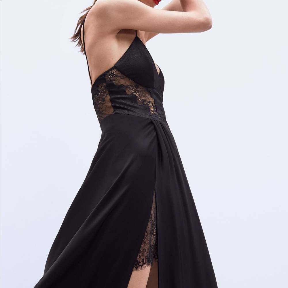 BLOGGERS FAV ZARA LIMITED EDITION LONG LACE DRESS - Picture 4 of 6